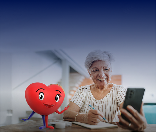 Mujer mayor sonriendo al mirar su teléfono, con un corazón animado al lado y el texto "Bajar el colesterol malo (LDL-C)".